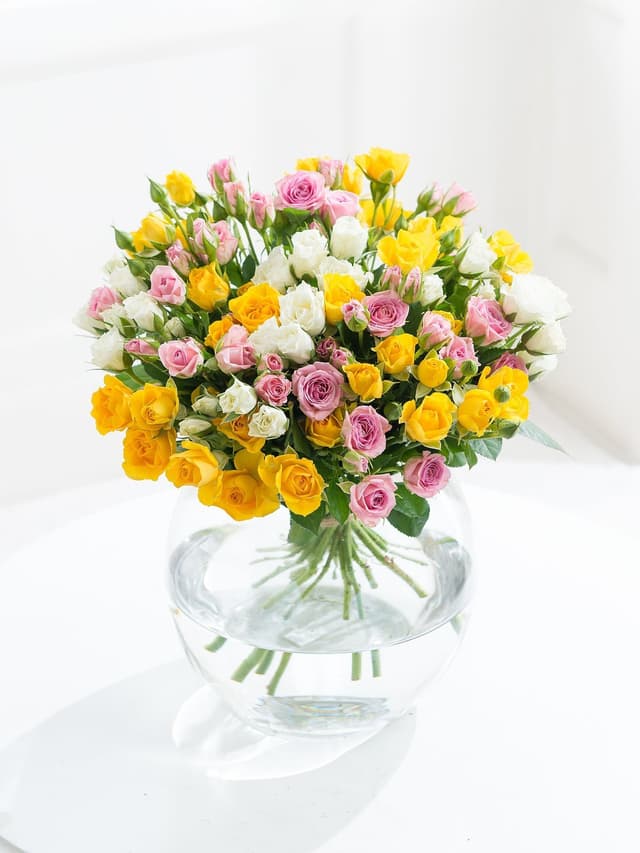 Букет из кустовых Роз «Этот неловкий момент» Букет из кустовых Роз «Этот неловкий момент»