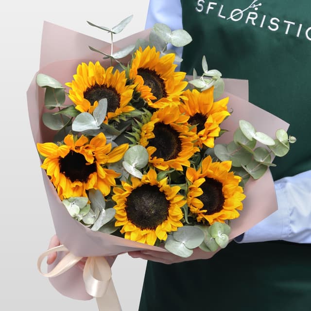 Букет из Подсолнухов и Эвкалипта «Золотое поле» Букет из Подсолнухов и Эвкалипта «Золотое поле»