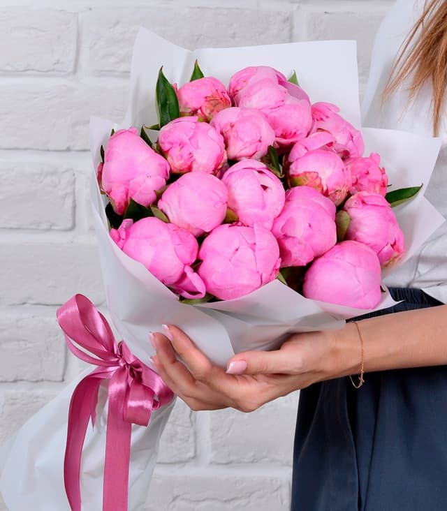 Букет из розовых пионов 15 шт «Сладкий сон» Букет из розовых пионов 15 шт «Сладкий сон»