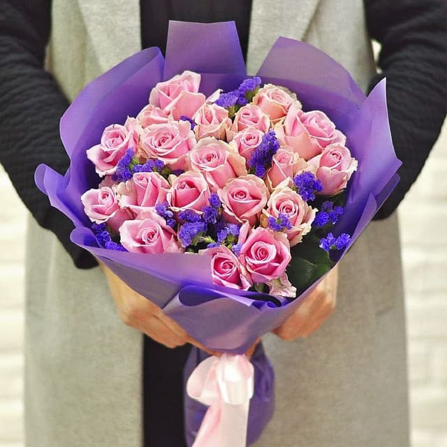 Букет из розовых Роз 40 см и Статицы «Амира» Букет из розовых Роз 40 см и Статицы «Амира»