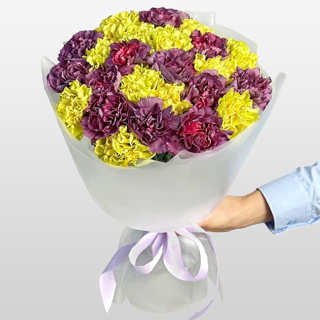 Букет из желтых и фиолетовых Гвоздик 25 шт «Маскарад» Букет из желтых и фиолетовых Гвоздик 25 шт «Маскарад»
