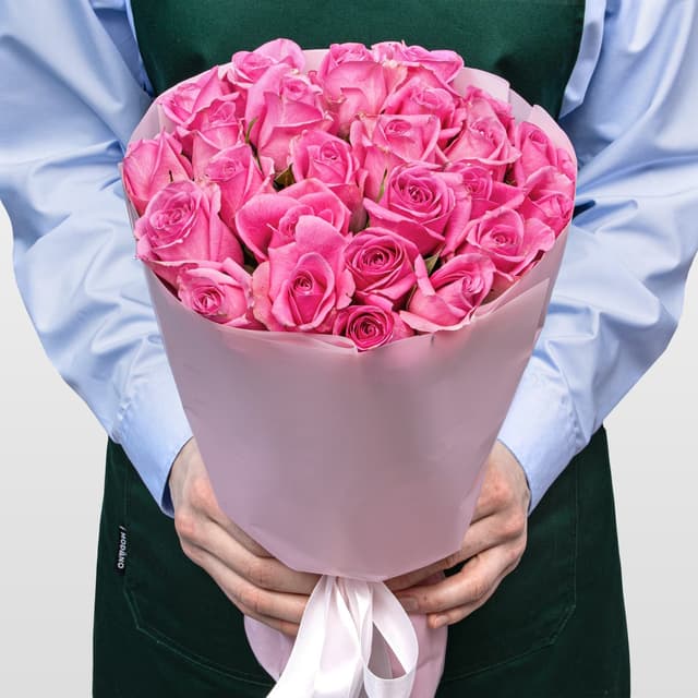 Букет розовых Роз Кения 40 см 25 шт «Девичьи Секреты» Букет розовых Роз Кения 40 см 25 шт «Девичьи Секреты»