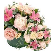 Композиция из Пионов и Лилий «Шикарная композиция» Композиция из Пионов и Лилий «Шикарная композиция»