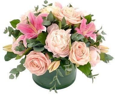 Композиция из Пионов и Лилий «Шикарная композиция» Композиция из Пионов и Лилий «Шикарная композиция»