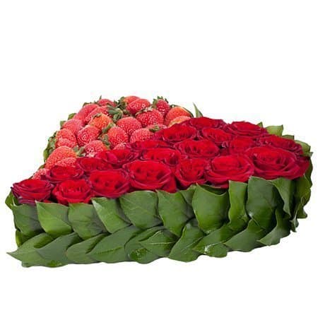 Композиция из Роз и Клубники «Клубничная страсть» Композиция из Роз и Клубники «Клубничная страсть»