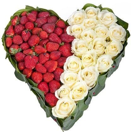 Композиция из Роз и Клубники «Вкусно и прекрасно» Композиция из Роз и Клубники «Вкусно и прекрасно»