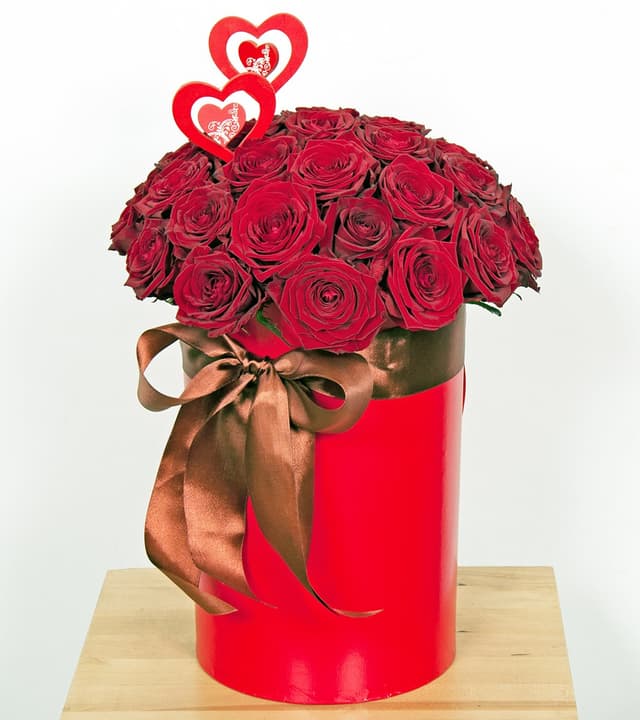 Композиция из Роз в шляпной коробке «Моя любовь» Композиция из Роз в шляпной коробке «Моя любовь»