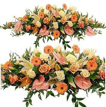 Настольная композиция из Роз, Лилий и Гербер «Сезон радости» Настольная композиция из Роз, Лилий и Гербер «Сезон радости»