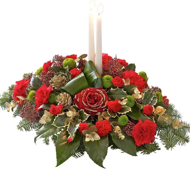 Новогодняя композиция со свечами из Сосновых веток, Гвоздик и Роз «Рождественская свеча» Новогодняя композиция со свечами из Сосновых веток, Гвоздик и Роз «Рождественская свеча»